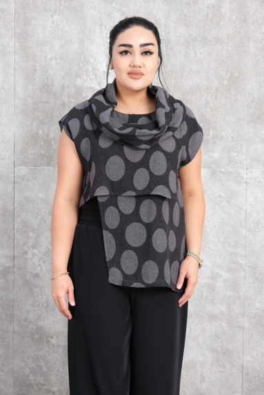  This is a grey womens blouse. It features a wide, draped collar and large polka dot patterns. Available in sizes S, M, and L. The fabric composition is 50% cotton, 42% polyester, and 8% lycra. This comfortable and stylish blouse can be worn and styled effortlessly throughout the year.