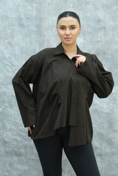  This elegant brown blouse is perfect for women seeking a modern style. Made from high-quality 100% cotton, it is available in both L and XL sizes. The front of the blouse features buttons, while the back has a plain design. With its relaxed fit and long sleeves, it can be comfortably worn both for daily activities and special occasions.