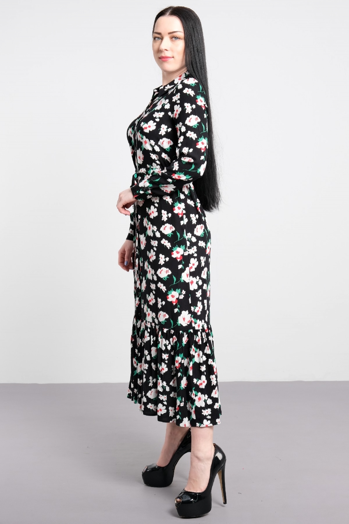 Длинное плиссированное повседневное платье из ткани с цветочным принтом с воротником и пуговицами