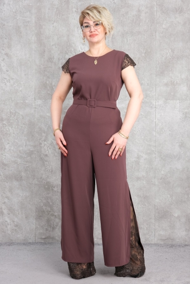  This plus-size womens dress offers a stylish and comfortable option. It comes in a rich brown color and is available in sizes 40, 42, and 44. The dress is made from high-quality 100% polyester fabric. It features a sophisticated belt detail at the front. Lace details on the back and the sleeves add elegance to the dress. It is suitable for both daytime and nighttime wear.