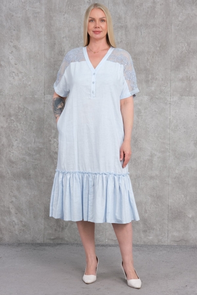  This plus size womens dress is blue in color and made from 100% Polyester fabric. The dress is available in sizes 42, 44, 46, 48. With its chic and elegant look, this dress is suitable for both casual and special occasions. It has short sleeves and a V-neck, offering comfortable wear. There are patterned mesh details on the back and sleeves, adding a modern and sophisticated touch to the dress.