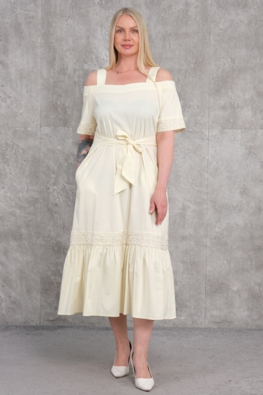  This plus-size womens dress features a chic and elegant design. The dress is yellow and offers a comfortable fit. Size options available are 42, 44, 46, and 48. The fabric composition is 65% cotton, 30% polyester, and 5% elastane, providing both durability and flexibility. Adorned with fine details, the dress has wide straps that leave the shoulders bare. There is a belt at the front that can be tied to accentuate the waist. The skirt part of the dress is enlivened with pleat details. It is ideal for both casual wear and special occasions.