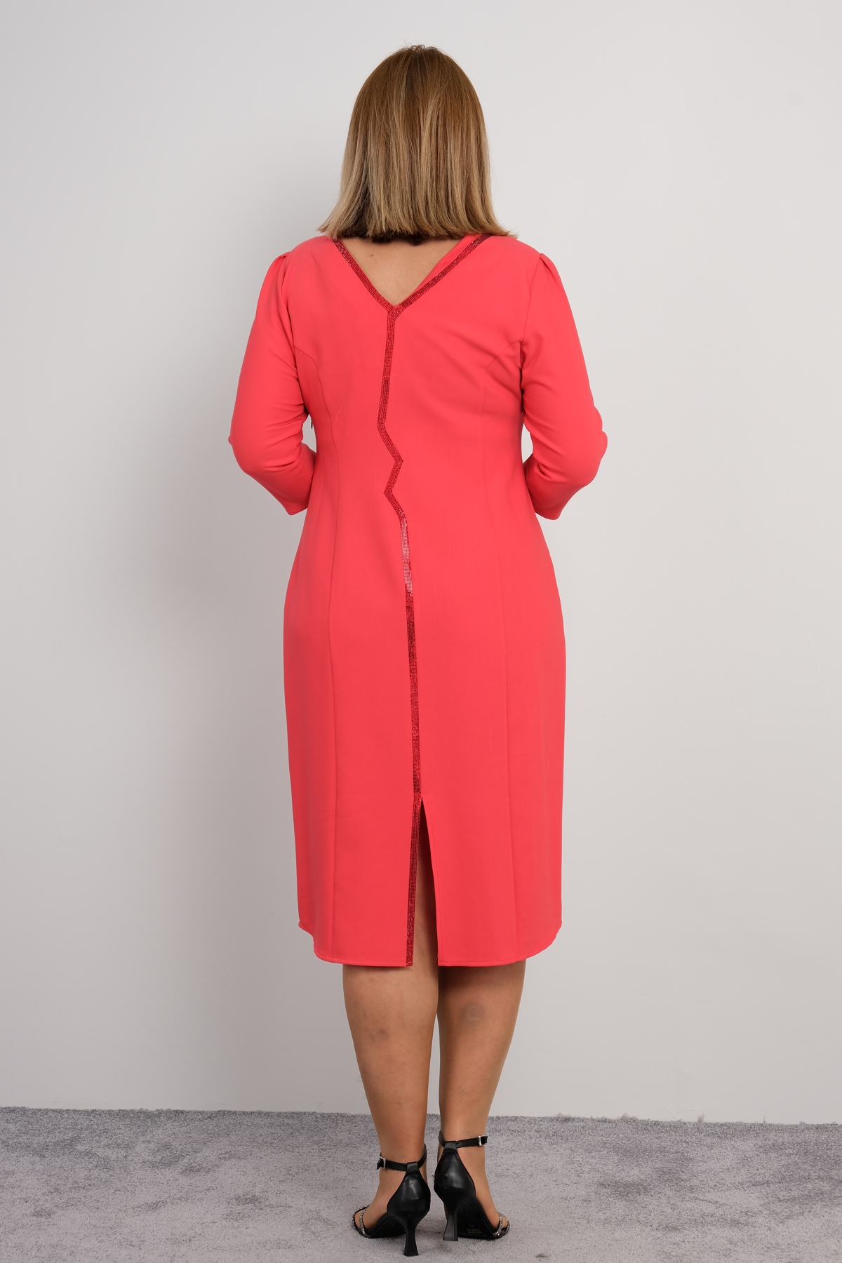 Elegant classic plus size midi dress with sequin embroidery on the back