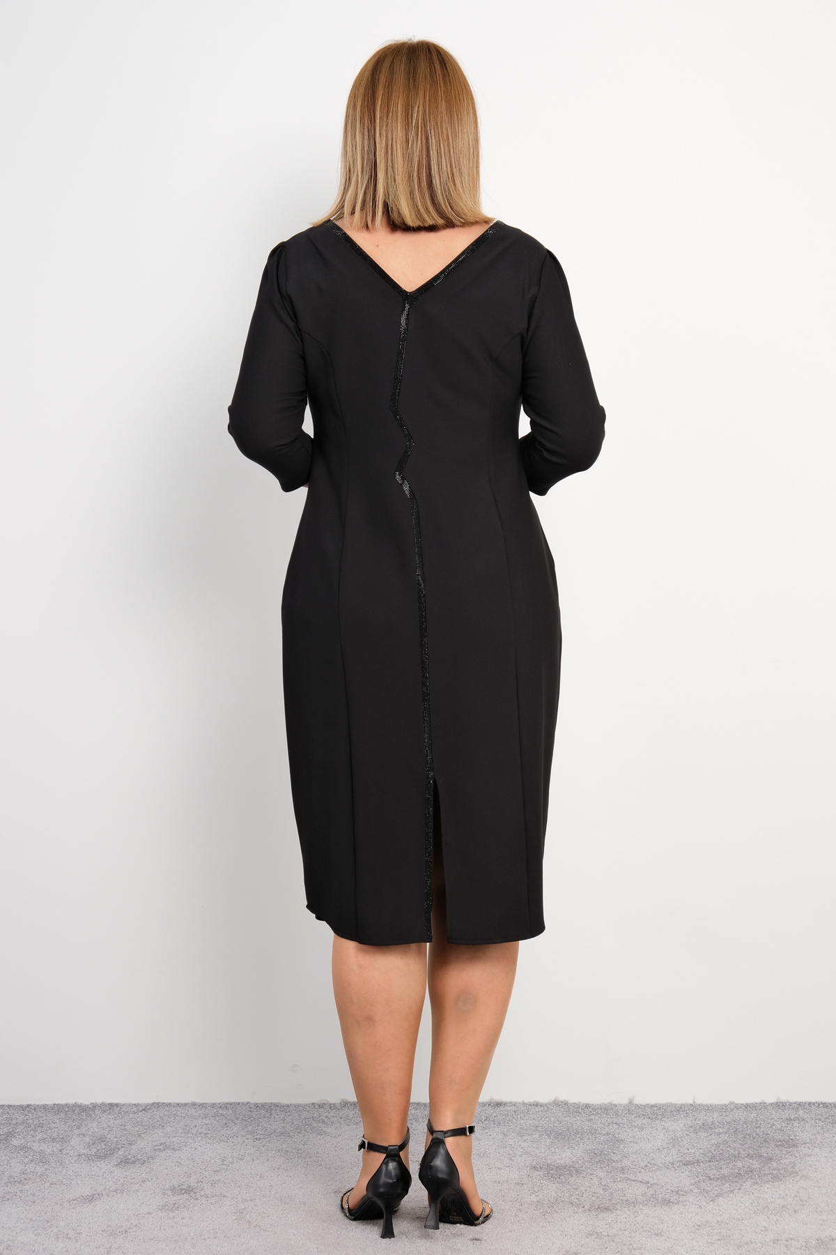 Elegant classic plus size midi dress with sequin embroidery on the back