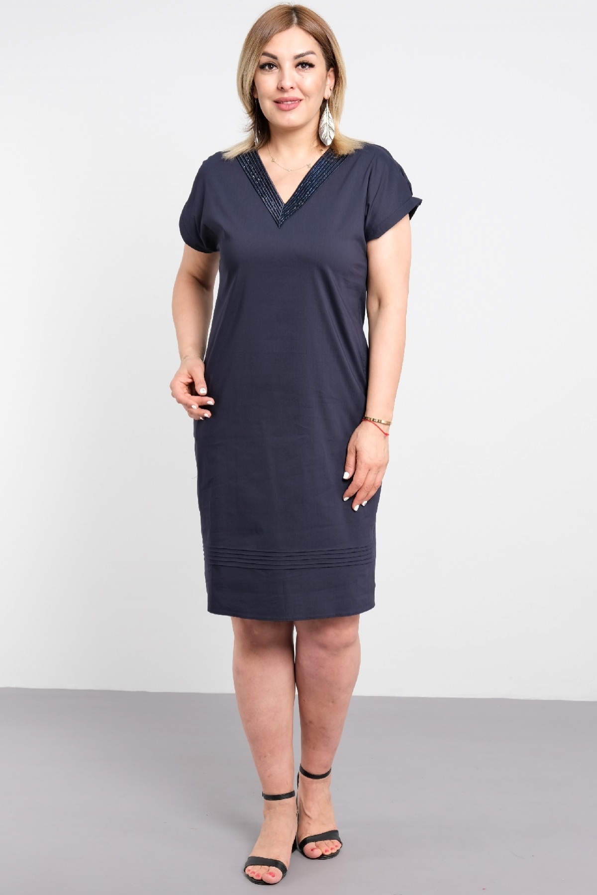 Plus size casual linen dress with embroidered collar