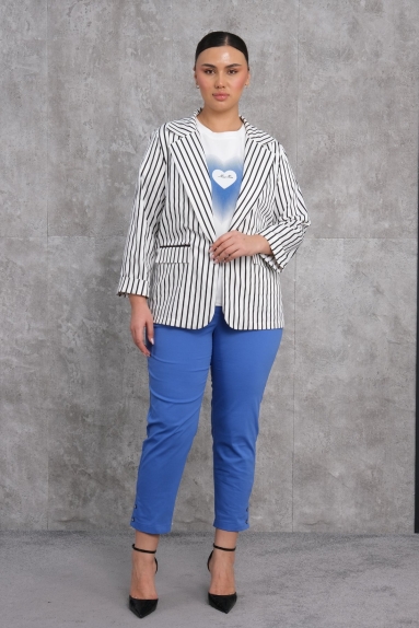  This product is a Plus Size Womens Sports Three-Piece Set specifically designed for plus-size women. One of the main features of the three-piece set is its blue color, offering a stylish and comfortable appearance. Available sizes are 42, 44, 46, and 48. The fabric content is 75% cotton, 20% polyester, and 5% lycra, providing flexibility and comfort. The set includes a jacket with black stripes on a white background and a T-shirt with a heart design. The pants are solid blue with button details at the legs cuff.