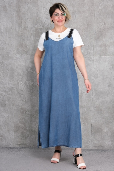  This product is a stylish and comfortable dress designed for plus-size women. It comes in a beautiful blue color and is made from a high-quality fabric consisting of 95% cotton and 5% lycra, providing durability and flexibility. The dress features black-and-white striped details on the shoulders and has a long, straight cut. Available in sizes 42, 44, 46, and 48, making it suitable for various body types. It is an ideal choice for your everyday elegance.