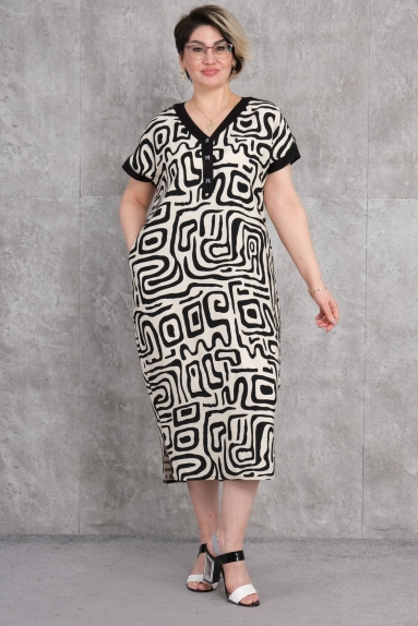  هذا الفستان للنساء ذوات الحجم الكبير يتميز بتصميمه المريح والأنيق. الفستان لونه أسود ويتميز بنقوش هندسية. له ياقة على شكل V وأكمام قصيرة، مما يجعله ملائمًا للاستخدام اليومي. يجمع هذا الفستان بين الموضة والراحة، وهو مصنوع من قماش يتكون من 80% قطن و20% بوليستر. تتوفر المقاسات 42 و 44 و 46 و 48.