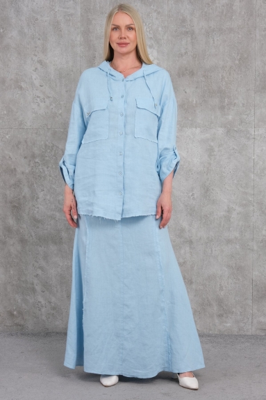  This perfect Plus Size Womens Two-Piece Set offers an elegant and stylish look with its blue color. The set on the model is made of 100% cotton, ensuring comfort and breathability. The top features buttons and two pockets, providing freedom of movement with its relaxed fit. The hood detail adds a sporty touch. The bottom part is designed as a long, straight skirt. Available in sizes 42, 44, 46, and 48, it is offered in a wide range.