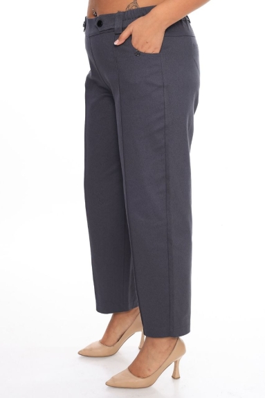  This plus size womens trousers are designed to offer both comfort and elegance. It comes in a grey color and is available in sizes 42, 44, 46, and 48. Made of 75% Polyester and 25% Acrylic, it is durable and long-lasting. With its straight cut and modern look, it can easily be preferred in many environments, from daily use to professional settings.