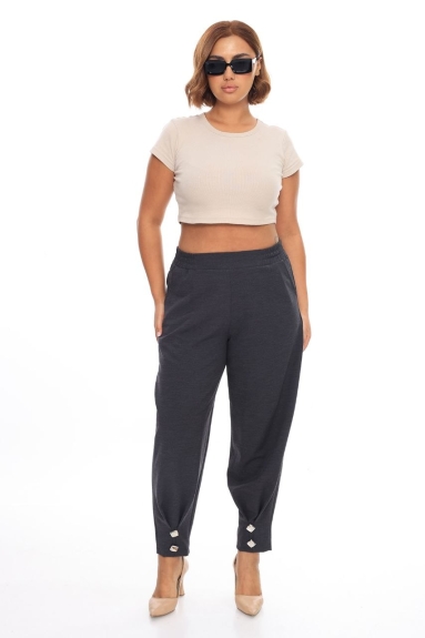  This plus-size womens trousers are notable for their modern and comfortable style. The product is gray and made from a fabric consisting of 75% polyester and 25% acrylic. The available sizes are 42, 44, 46, and 48. The trousers feature elegant details on the front and at the ankle area. With an elastic waistband, this pant offers comfort all day long.